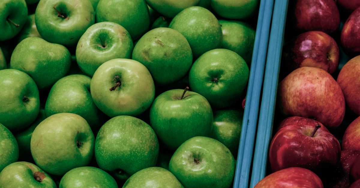Jak przechowywać jabłka, żeby długo zostały jędrne i soczyste